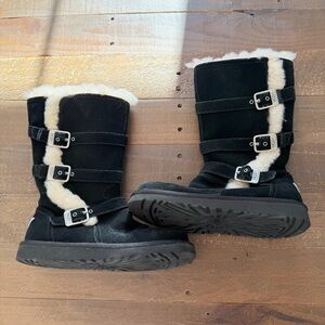 UGG Black and Cream Maddi Shearling Boots size 4